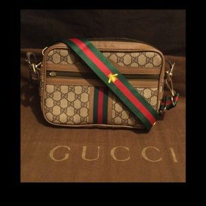 GUCCI VINTAGE CROSSBODY BAG